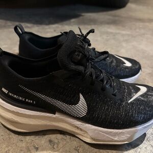 Nike Invincible 3 in Black. Size 11